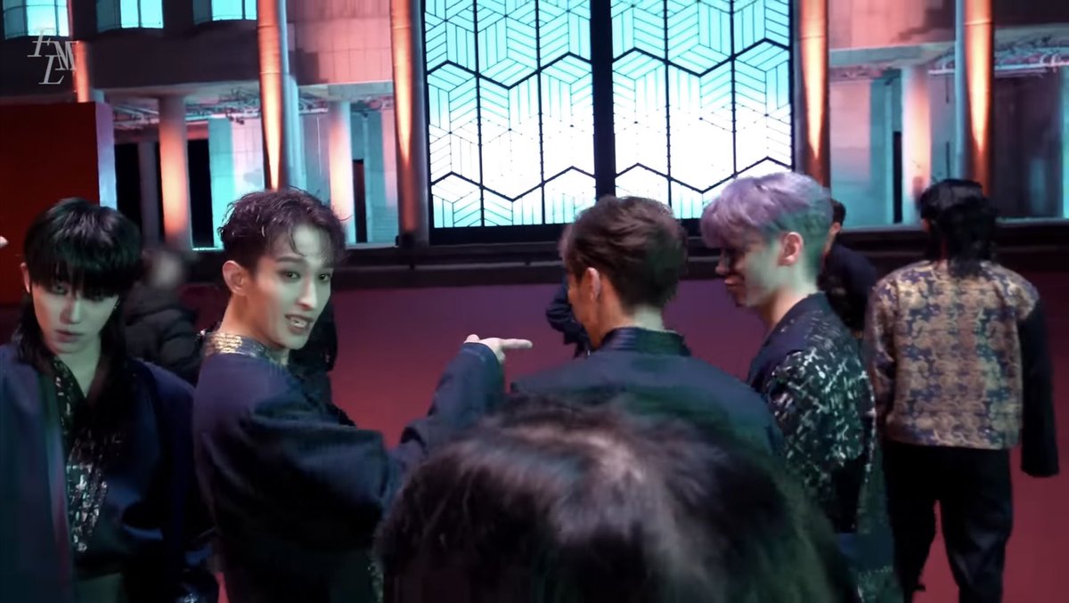 얘들아 왼쪽에 나만 보여?