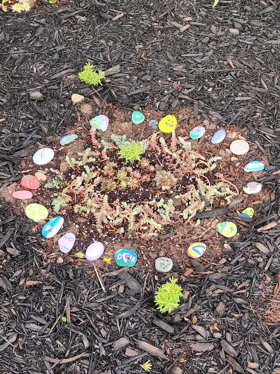 UHSSE students worked on beautifying our campus in honor of Earth Day! Thank you Mrs. Baseler for organizing our annual trash pickup and gardening event. <a href="/Hartford_Public/">Hartford Public Schools</a> <a href="/HartfordSuper/">Dr. Andraé Townsel</a>