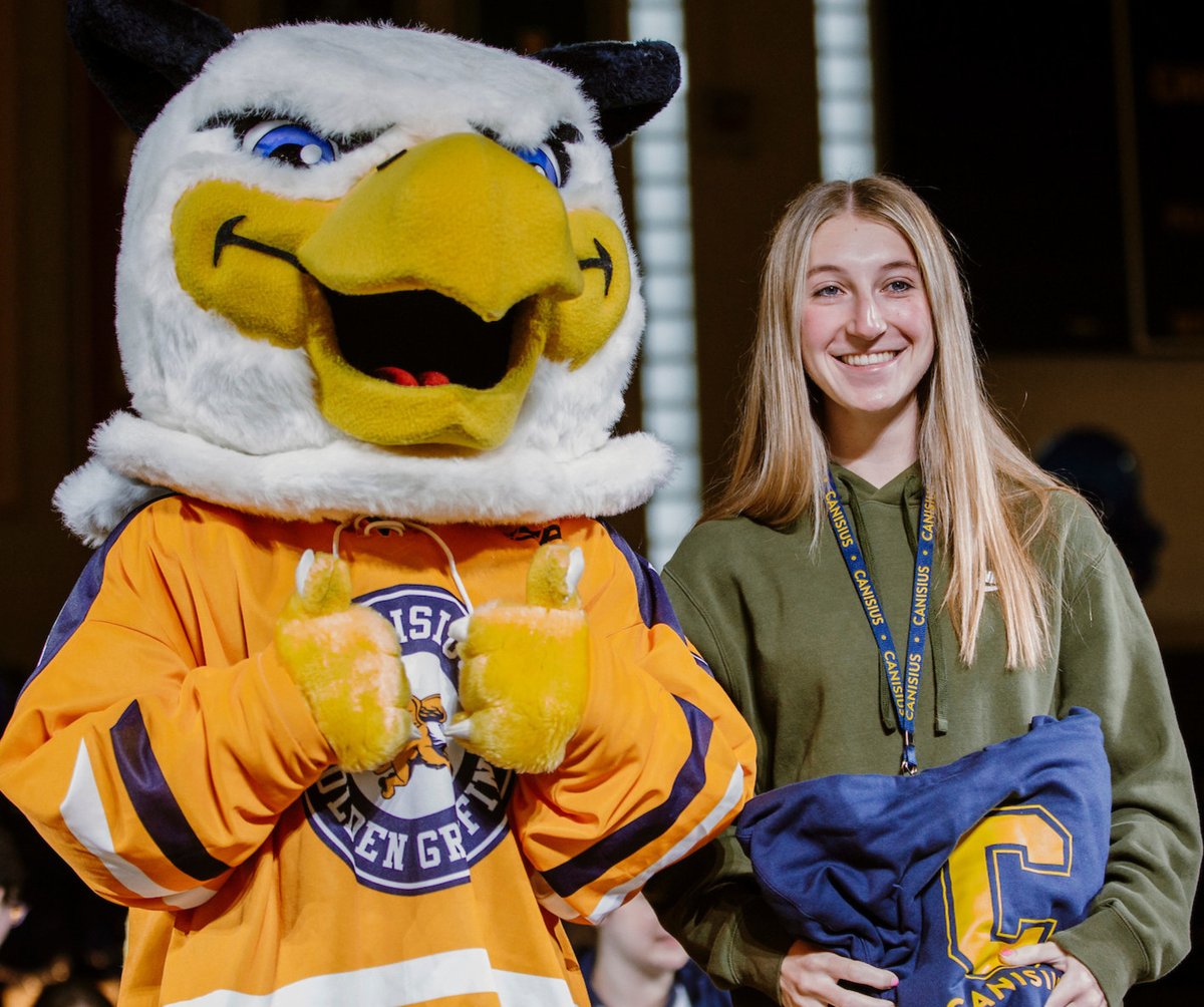 Canisius_Univ's tweet photo. 📣 Thrilled to have so many #FutureGriffs take the first steps in their Canisius journey - by joining us at Accepted Students Day! Can't wait to have you on campus this fall! #GoGriffs https://t.co/fEEGYxi7Oy