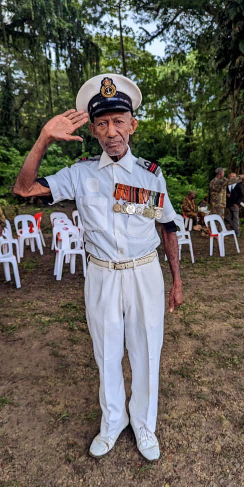 ADFinPNG tweet media