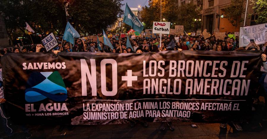 Est. <a href="/Maisa_Rojas/">Maisa</a> 

Mitad del pueblo Chileno se abastece del agua de los glaciares colindantes a donde permitió las chimeneas nuevas de #LosBroncesIntegrado de <a href="/AngloAmericanCL/">Anglo American Chile</a>.

Son los afluentes del Maipo y el Mapócho.

¿Fue una decisión científica por su parte?

Atte.