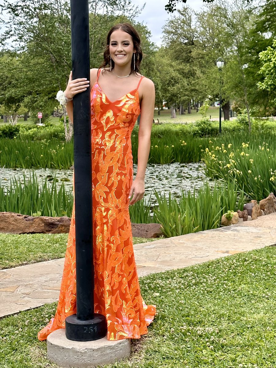 Sr. Prom 🧡