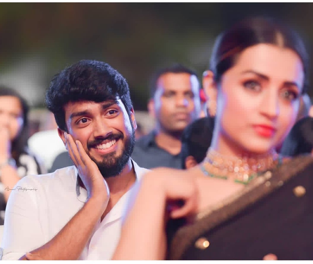 Gauthamtrish's tweet photo. Trishhhhhhhhhh....

❤️✨

#Trisha 

@trishtrashers 😻🤗 https://t.co/KLHcH3RuHK