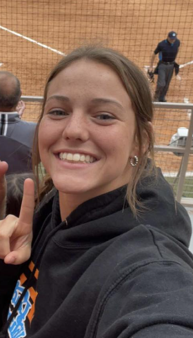 Let's show Emma our support!  Vote now!!
highschoolot.com/22-23-voting-b…