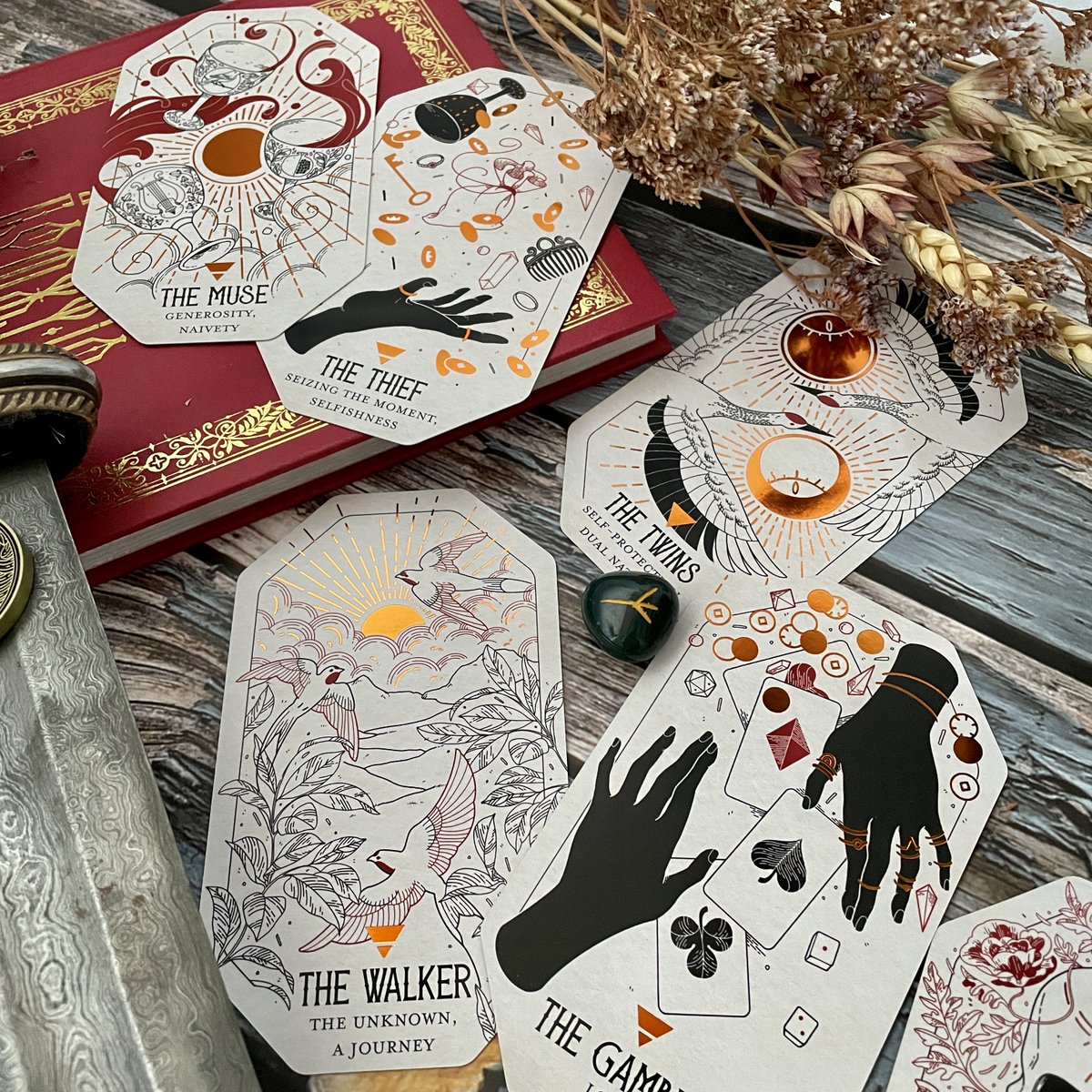 Rosdottir's tweet image. So I made a new oracle deck and the special edition is published today! It&apos;s got two #DnD-inspired decks, a system-neutral short campaign, a box that doubles as a DM-screen, and a cool lil yes/no coin!
✨Free worldwide shipping✨ liminal11.com/product/the-ci…