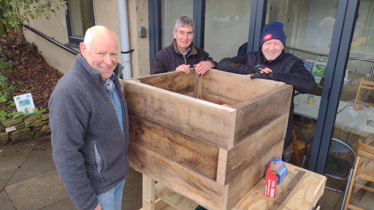 We're trying a new Men's Shed on Wednesday evenings, starting this week! Between 7 - 9pm. Lighter evenings surrounded by trees &amp; birds above Northcliffe Park - drop by this week and find out more! ☀️ <a href="/HALECharityBfd/">HALE 💙</a> <a href="/CommFirstYorks/">CommunityFirstYorks</a> <a href="/UKMensSheds/">UK Men’s Sheds Association</a> <a href="/bradfordmdc/">Bradford Council</a>