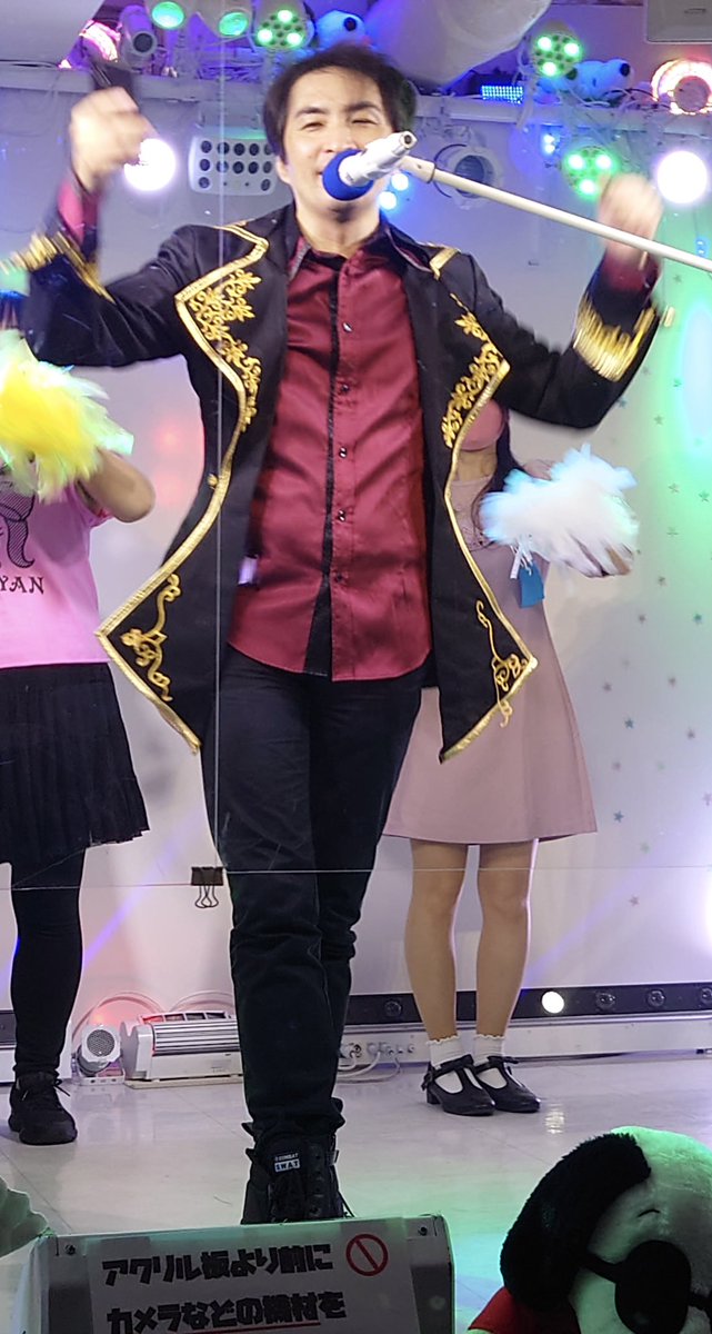 fuufuu9's tweet photo. THE cold ～第１章［饗宴］～のTHE cold
ソロやcold曲、貴様の誕生日祝ったり、令和のヤングマン(笑)HIDEKIさんのソロがあったり、貴様クイズなど盛りだくさんな内容で楽しい時間を過ごせました。
第2章もぜひHIDEKIさんには頑張ってもらいましょうｗ
貴様も誕生日おめでとうございます！

#THEcold https://t.co/b0ZEb6dNgz