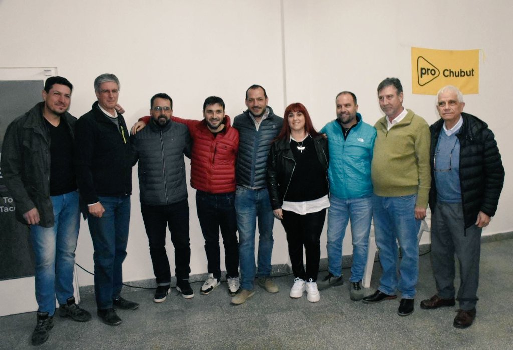 KarinaOtero_ok's tweet photo. El mensaje es claro.... Es JUNTOS! El resto es zaraza! https://t.co/jytOpl2rUp