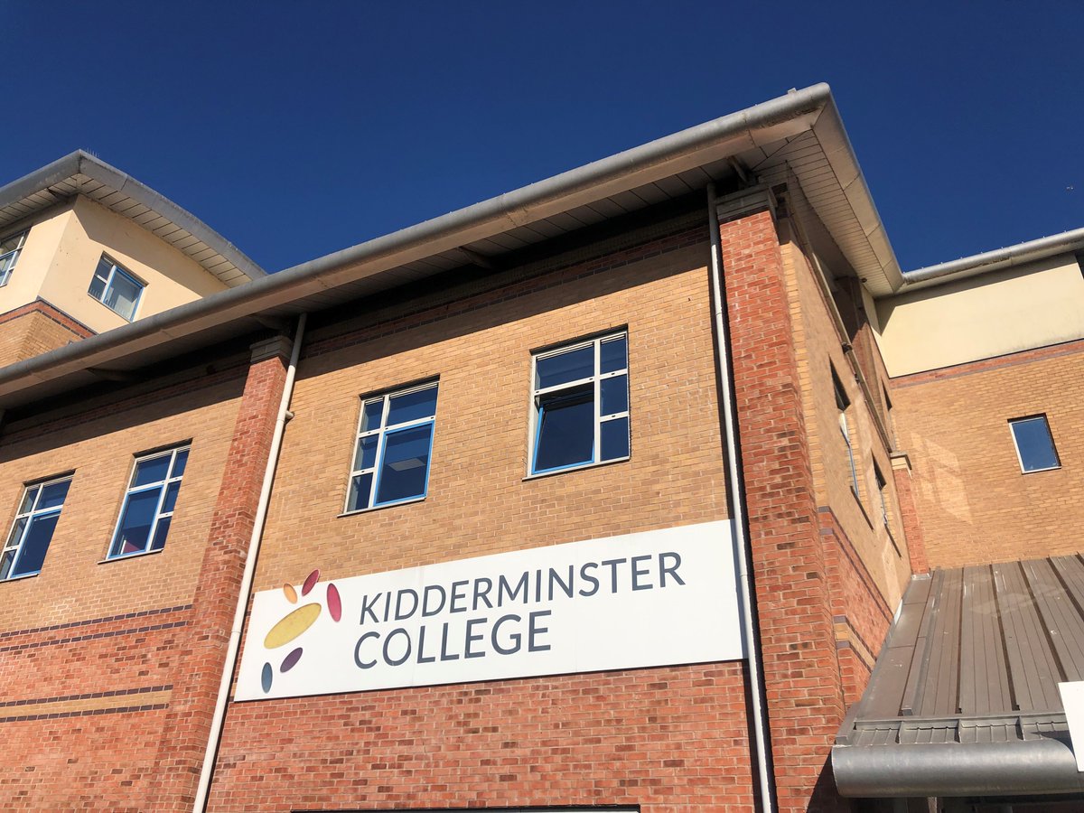 InterclassGroup's tweet image. A morning of talent spotting!!👀It’s at events like these where the conversations you have can really change the course of someone’s career! Thank you to @ThePointAtKC  for organising and inviting us along. 
#recruitment #apprentices #apprenticeships #construction #KCTalentSpot