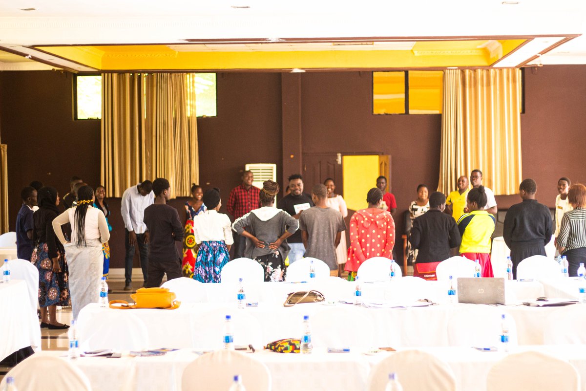 Sitikumupa!
Lero tili Ku Mulanje kuphunzitsa achinyamata ndi ogwira ntchito muzipatala za #YEAH! Board Game motsogozedwa ndi <a href="/anelkab25/">Hastings Banda</a> . 

Kodi kwanuko ibwera liti?? 

<a href="/USAID/">USAID</a>