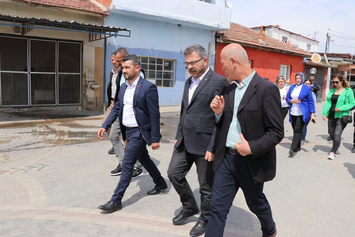 avomerozmen's tweet photo. 📍#Germencik #Turanlar
İlçe Başkanımız Mehmet Akgün, Turanlar Muhtarımız Himmet İzmir ve teşkilatımızla Annesi vefat eden Cesur Kırbaş’a taziye ziyaretinde bulunduk. Allah rahmet eylesin, mekanı cennet olsun. https://t.co/2XzzYU6HRd