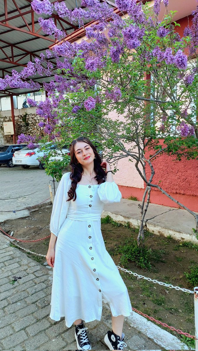 SinemAL97040177's tweet photo. Leylaklar açmış gördün mü ? https://t.co/wdiTJFWvWU