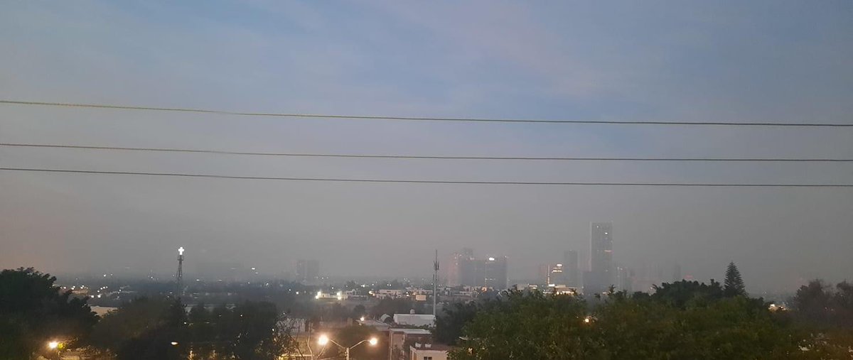 ixielittle's tweet photo. @SecEducacionJal @GobiernoJalisco  @EnriqueAlfaroR  111 imecas, el humo por las calles, 6:33 am y no hay pronunciación sobre las actividades escolares https://t.co/ajg1oxUkSk
