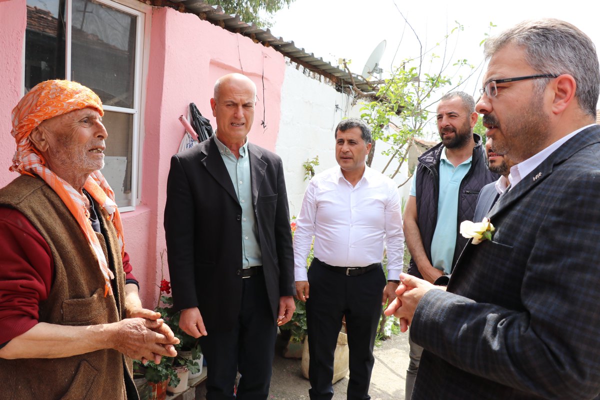 avomerozmen's tweet photo. 📍#Germencik #Turanlar
İlçe Başkanımız Mehmet Akgün,Turanlar Muhtarımız Himmet İzmir ve teşkilatımızla mahalle sakinlerini evlerinde ve kahvenelerde ziyaret ederek Partimize destek istedik. 102 yaşındaki Cahide Sobacı teyzemizin hayır duasını aldık.
#DoğrusuAkParti https://t.co/y8lsmplwwq