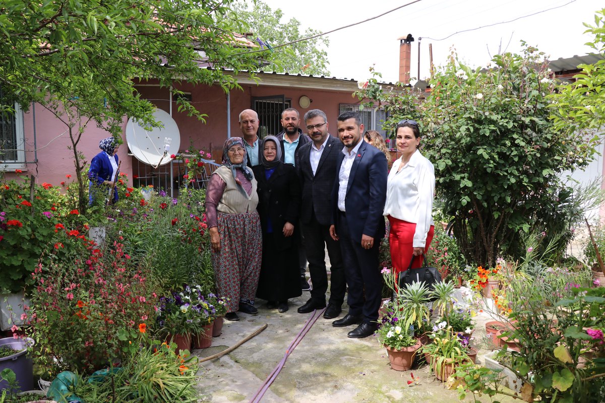 avomerozmen's tweet photo. 📍#Germencik #Turanlar
İlçe Başkanımız Mehmet Akgün,Turanlar Muhtarımız Himmet İzmir ve teşkilatımızla mahalle sakinlerini evlerinde ve kahvenelerde ziyaret ederek Partimize destek istedik. 102 yaşındaki Cahide Sobacı teyzemizin hayır duasını aldık.
#DoğrusuAkParti https://t.co/y8lsmplwwq