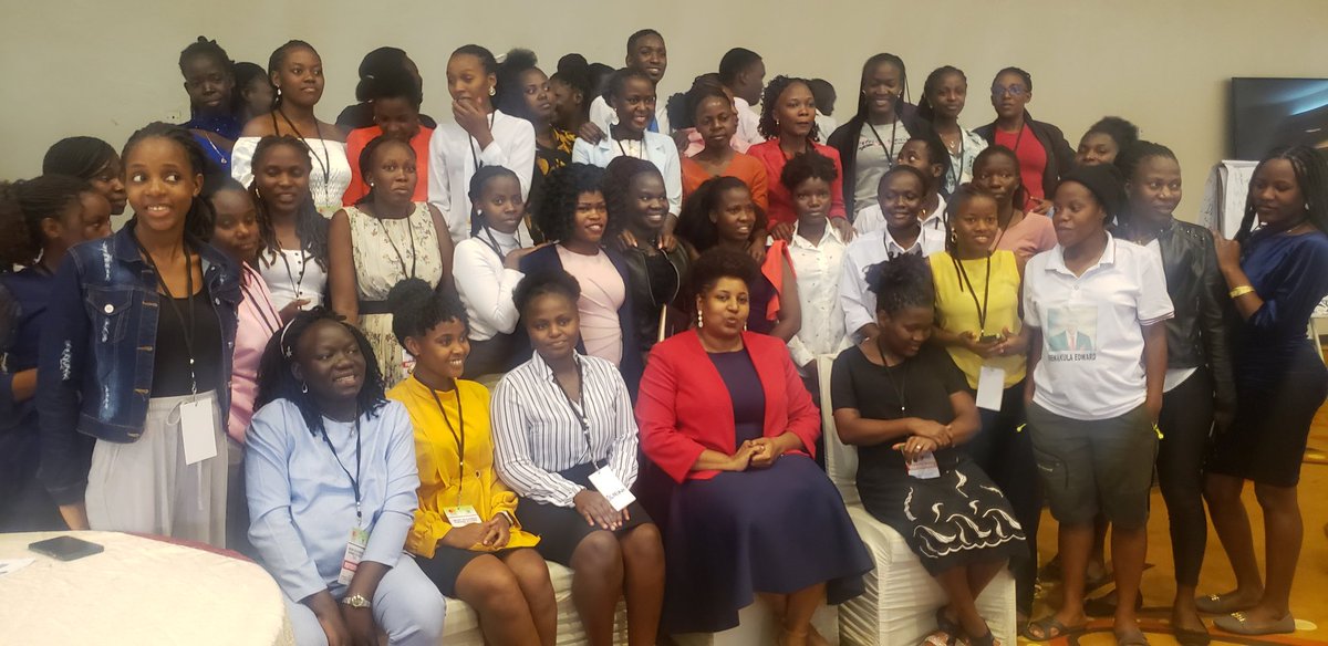 aguticissy98's tweet photo. #workreadinessworkshop  with one of the facilitators  Mrs .Sarah Kagingo @MCFMakerere @MastercardFdn @SarahKagingo https://t.co/LHDIqVxTpb