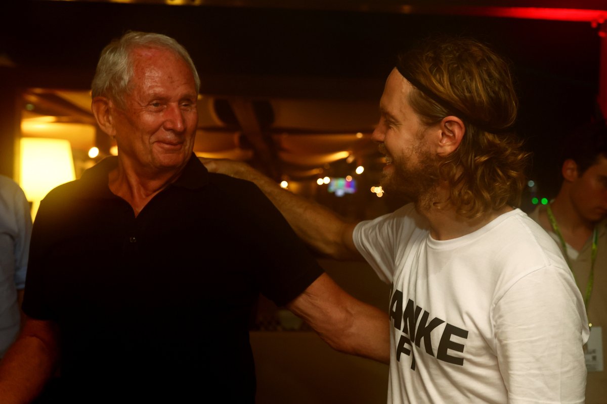 Dernier_Secteur's tweet photo. Helmut Marko, qui est "toujours en contact" avec Vettel, ne pense pas que l'Allemand soit prêt pour le remplacer ou pour être directeur d'équipe... 

💬 "Seb est actuellement en phase de découverte de lui-même, mais je ne pense pas qu’il veuille à nouveau se rendre à chaque course et travailler plus dur pour beaucoup moins d’argent."

#F1