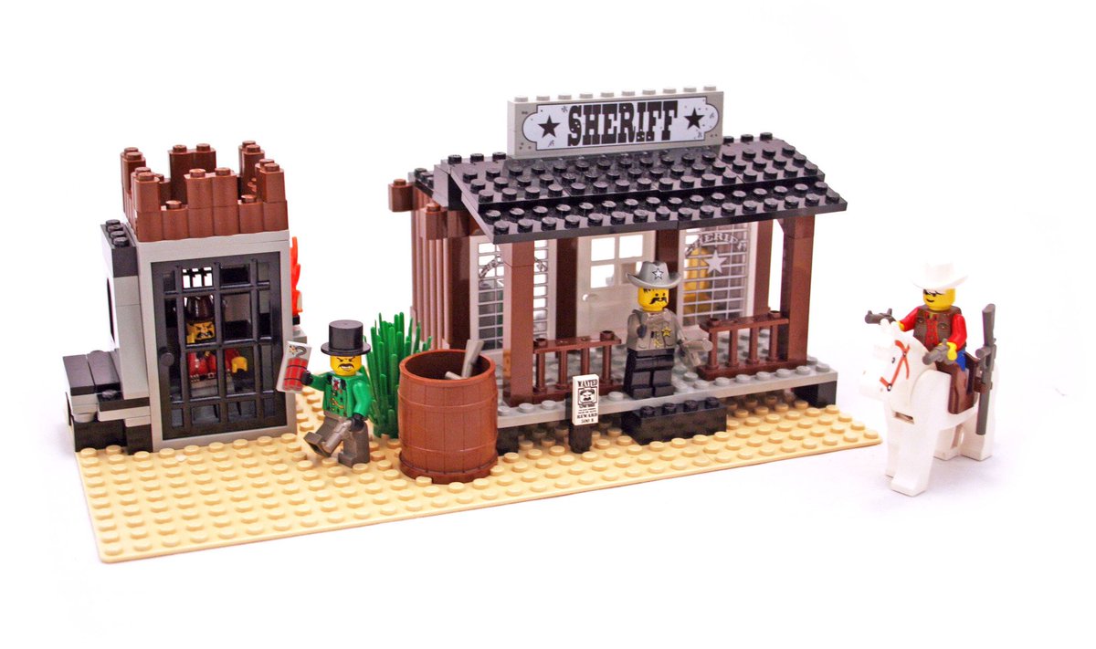 AugustBembel's tweet photo. legosets, die unverhältnismässig hart kamen:

- 6276 eldorado fortess 
- 6278 tropenlagune
- 6755 sheriff's lock up 
- 6939 saucer centurion https://t.co/BuGd63ntiy