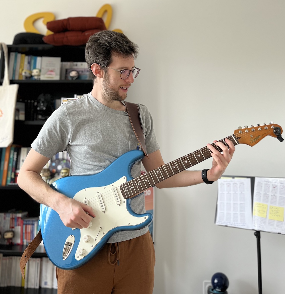 Yupjoo's tweet photo. Récemment, mon prof de guitare me disait « T’inquiètes pas, à force de pratiquer, de nouvelles connexions vont se créer dans ton cerveau. »

Ça m'a inspiré pour écrire un court article : Pratiquer un peu tous les jours pour apprendre.

https://t.co/W3uOjMmNJe https://t.co/6nQrLVA0xf