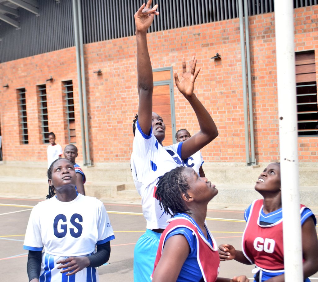 NetballUpdates1's tweet photo. #TuesdayAction | #DivisionTwo | #GameFour
HT'
Alisha Netball Club vs Dynamite
Q1: 10-18
Q2: 21-30
#UNF256 | #Shecranes256
@VBugerere @thecreedsport @NBSportUg @PlasconUganda @GOtvUganda @kayiirajackson https://t.co/PGFcufVRUI