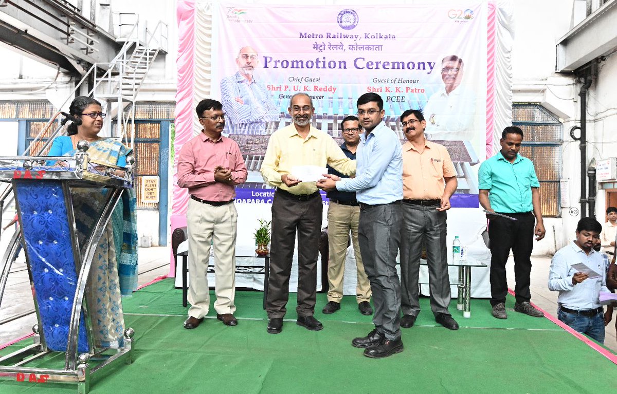 metrorailwaykol's tweet photo. A #MegaPromotionCeremony was organised today at #Noapara Carshed in which GM Shri P. Uday Kumar Reddy handed over the #PromotionOrders to 140 staff. GM said that this ceremony would encourage all to work for the betterment of the organisation.
#Youngkolkatans
#MetroRailway https://t.co/xr781uYO8D