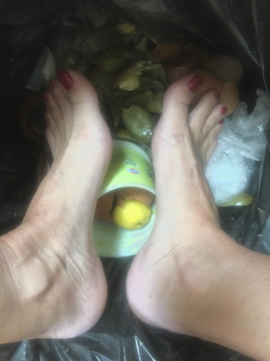 Violeta0843408's tweet photo. Mezcla de materias , a final todo fluye 👣👣👣 https://t.co/Jjskp0qQfR