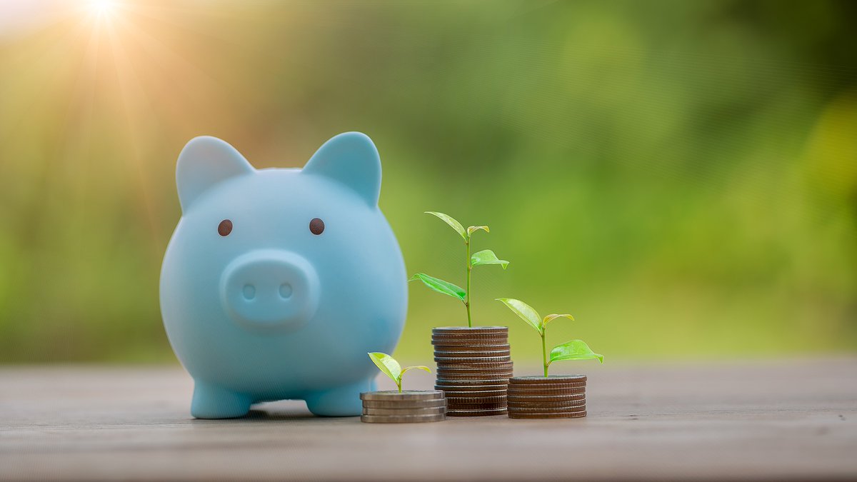 CUInsight's tweet photo. 3 key takeaways from Financial Literacy Month to use all year long, plus more in your #DailyEmail from #CUInsight! :: https://t.co/dMggJpxXLZ #CreditUnions https://t.co/lgdc8Sb16B
