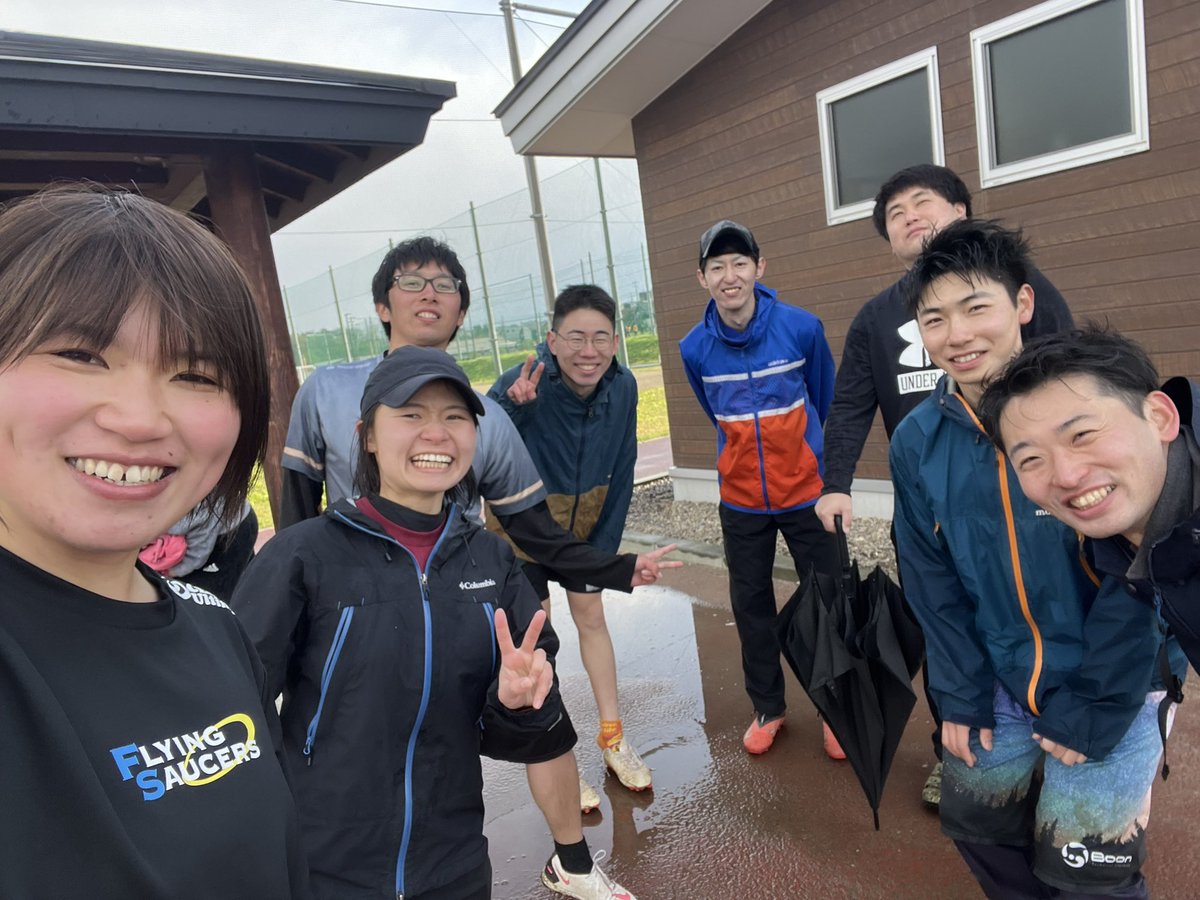 iFlyingSaucers's tweet photo. 2023.4.23 岩大新歓🥏
春の暴風辛かった😭
でも新入生の皆さんも楽しそうにディスクを投げれていて、こちらも嬉しかったです！またお手伝いさせてください！
新入生の皆さん、ぜひ岩大アルティメット同好会へ！

#アルティメット
#社会人サークル
#春から岩大 https://t.co/gG6PzGYJPz