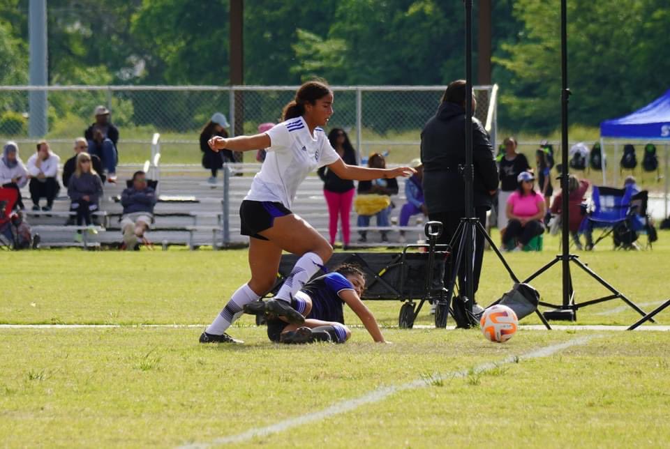 SorayaHayes2026's tweet photo. Beast Mode means go until a whistle! Loved how our team kept strong &amp; beat Solar 1-0! Another clean sheet for defense #defenserocks #SorryNotSorry 

@NickSoutar @StingSoccerClub @StingECNLRoyal @ECNLgirls @EcnlTexas @TopDrawerSoccer @PrepSoccer @ImYouthSoccer @ImCollegeSoccer https://t.co/y1dEops8eO