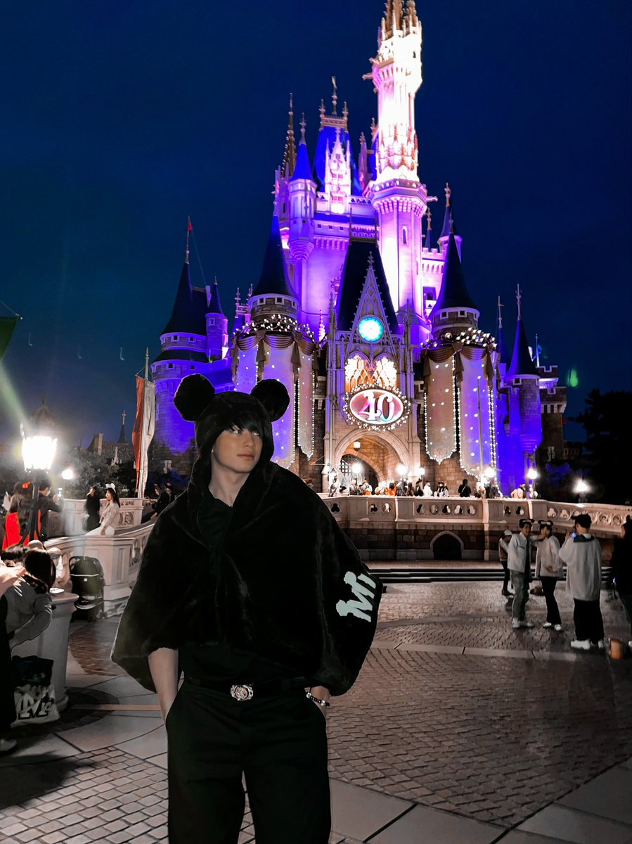 wolf_x1x's tweet photo. 疲れた！！！
腰、脚、肩死んだ。 https://t.co/yF6EOYwx4t