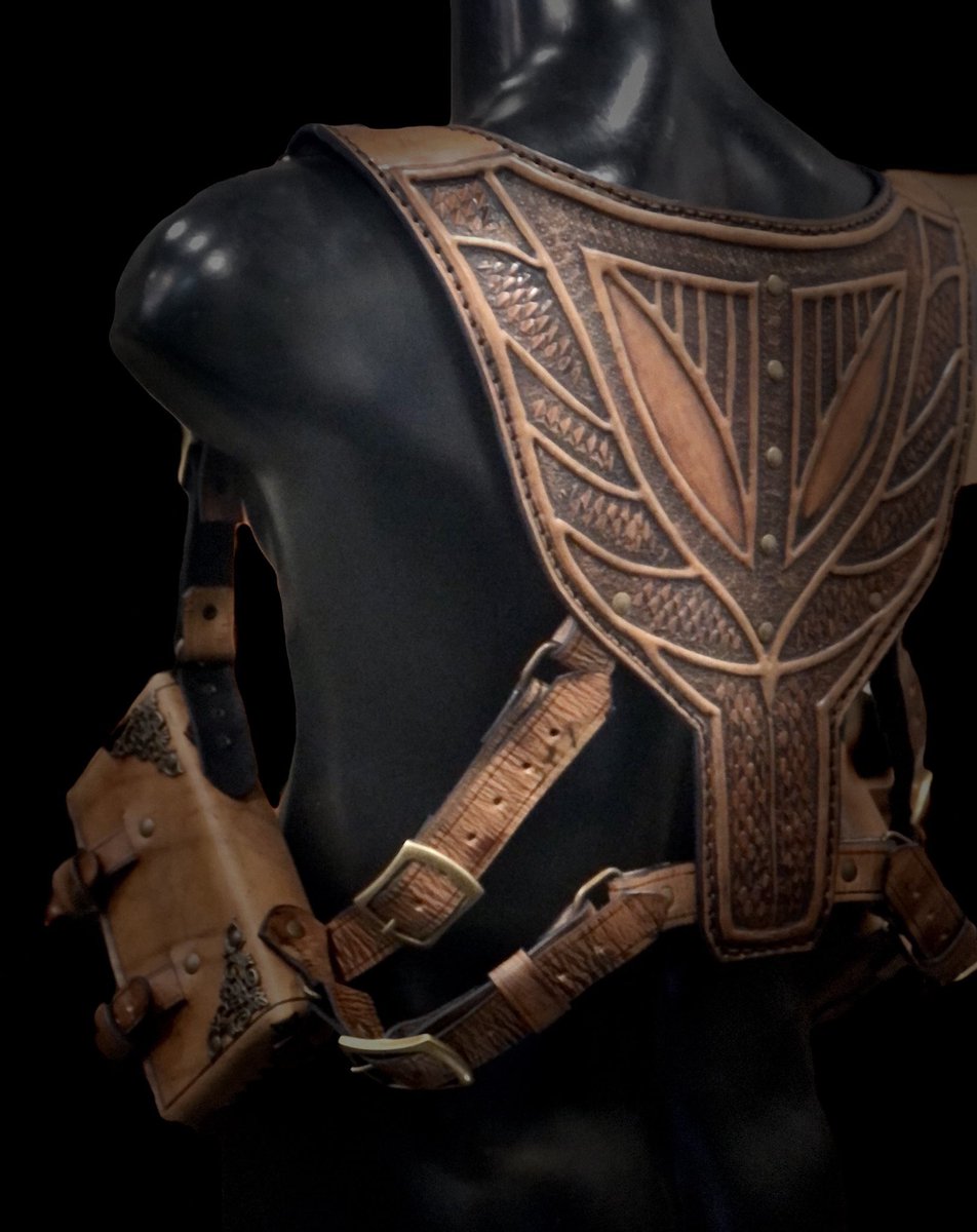 Everyone who wants my holster!!!  I’m gonna be doing a raffle for this set to help me get the funding I need to flee America.  Every donation will get you a entry.  Plz donate/share to all our fellow critters. <a href="/VoiceOfOBrien/">Liam O'Brien</a> <a href="/CriticalRole/">Critical Role</a> <a href="/matthewmercer/">Matthew Mercer</a> gofund.me/9d8966f3