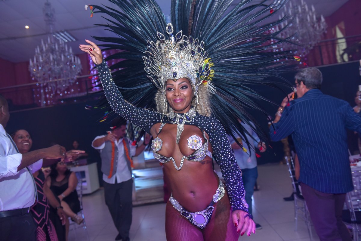 conexaoriosamba's tweet photo. Leve a magia do CARNAVAL CARIOCA para o seu evento. Contato para shows (021)98099-0194 - 3462-5308 📧comercial@conexaoriosambashow.com 📷https://t.co/gKDdfEQaFn #carnaval #samba #show #noiva #casamento #sambashow #conexaoriosambashow #bateriasambashow #sambashow #casamento https://t.co/jErq5XDLmp