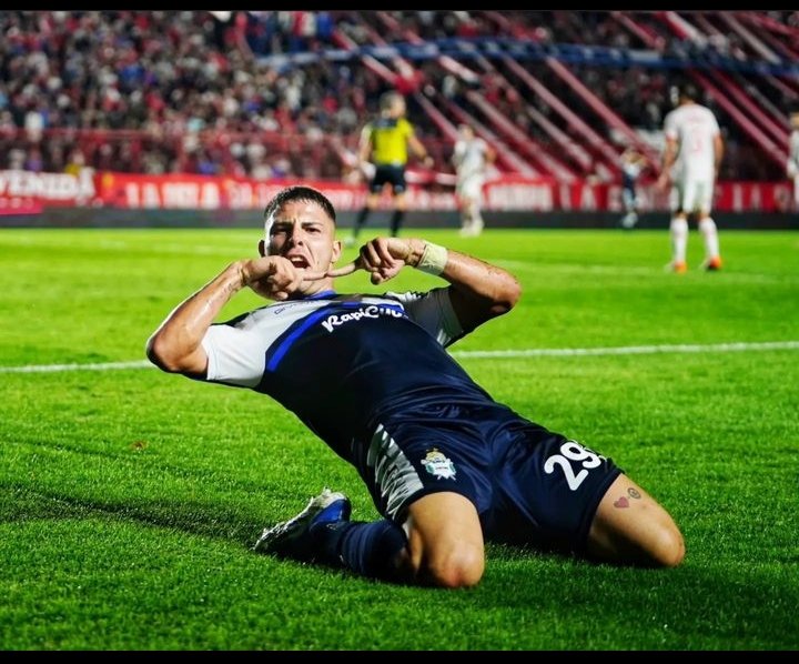 Los partidos se ganan con goles. Los goles los hacen los delanteros. Los delanteros hoy son los pibes. 
Cierren el culo y dejen de criticar a los nacidos en el club. 
#GELP #GimnasiaLP #Triperos #Chirola