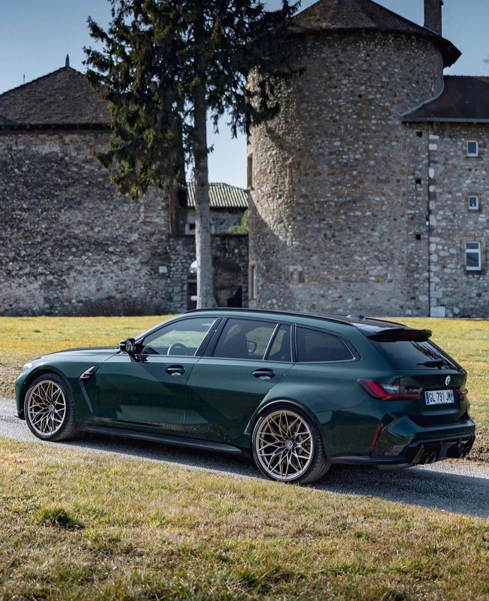 CebOnCars's tweet photo. GO GREEN 🟢 #WagonWednesday
#BMW
#CebOnCars
#MPower
#SuperWagon https://t.co/O6RKyKRiMQ