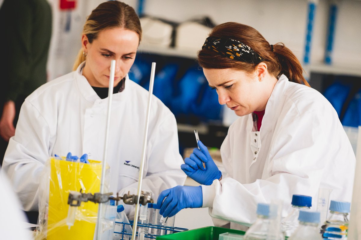 BiochemSoc's tweet photo. Our 4th Workshop on Membrane Proteins training event is off to a great start! We’ve been delving into the basics of membrane protein purification using cutting edge methods in laboratory-based practical sessions. #BiochemEvent https://t.co/nKhPSKAcVc