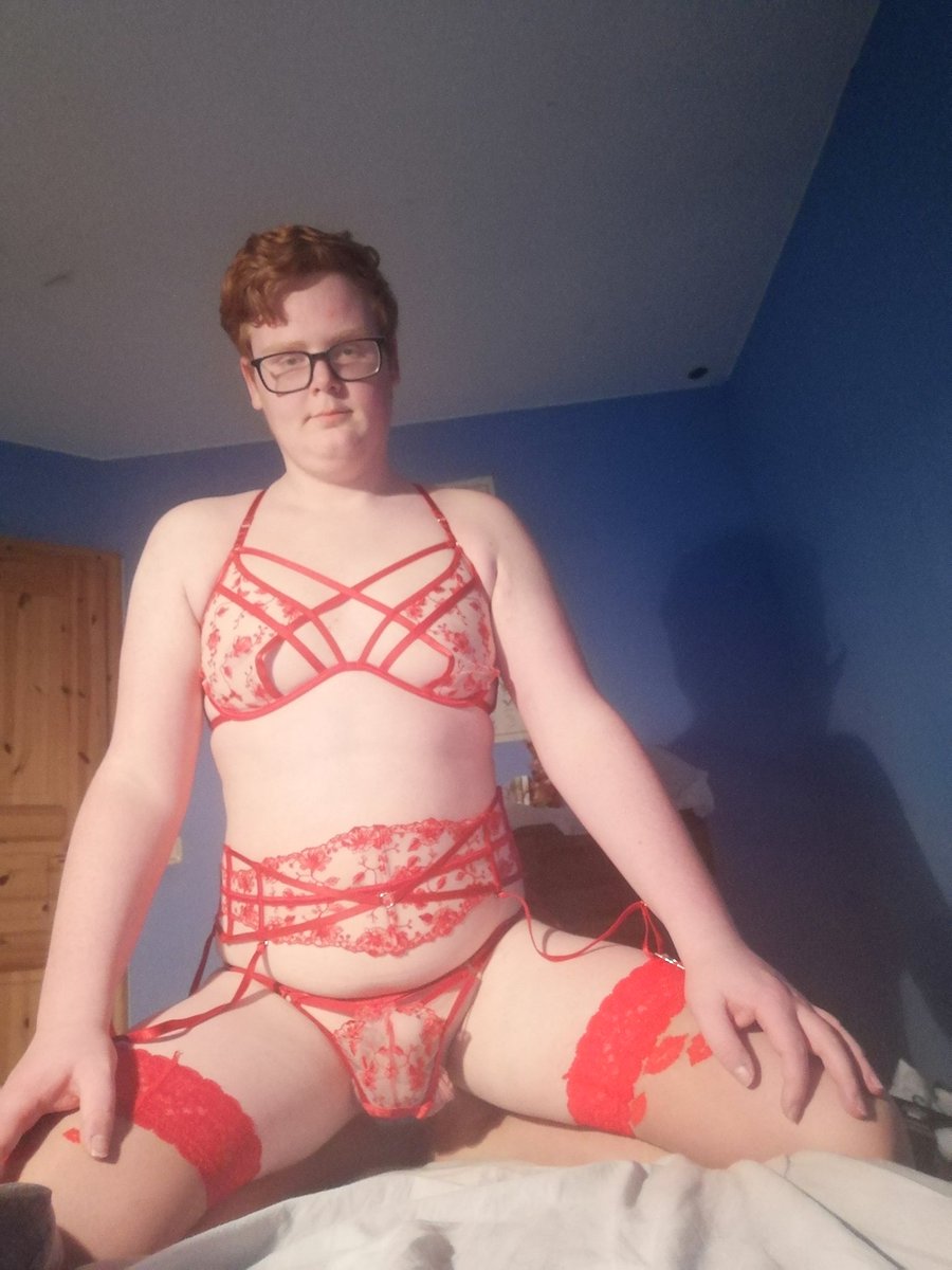 malin_sissy's tweet photo. Who wants to take me? 😘😋😉 https://t.co/jGMuPSY1qo