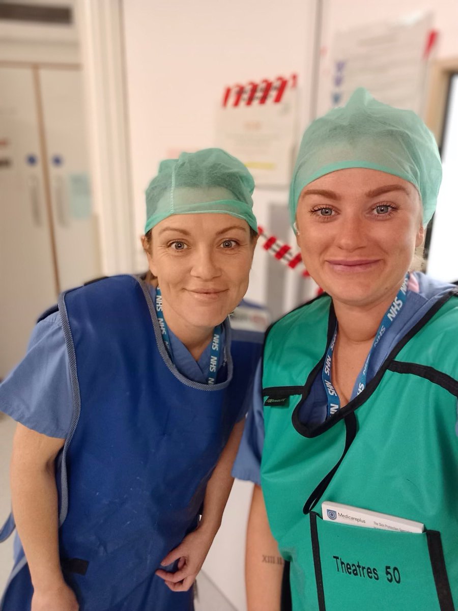EveHopkinson1's tweet photo. Spent some time with our Theatre colleagues today! A day in the life of our HCSW Valentina to give us an insight into their role &amp; how we can showcase this on the HCSW Induction. 
Also working along side other nurses, ODP, surgeons and Radiologists #weareHCSW #EDT #friendlytrust https://t.co/zLZkxCq4Lf