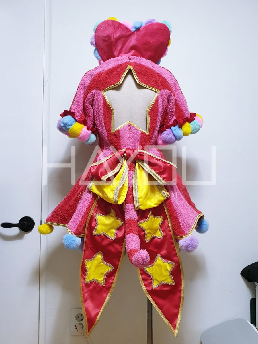 HAYOUSHOP_cos's tweet image. [Sample]

-프로젝트 세카이 / prsk
-하츠네 미쿠
-원더쇼 유닛복

원더호이-! 한 미쿠 제작했습니다

원작 이미지대로 복실한 느낌을 살리려고 퍼 원단을 사용했어요
속 스커트 문양은 전부 프린팅했습니다!

오랫만에 제 의상 작업이라 즐거웠어요🎡

#prsk
#프로세카
#미쿠