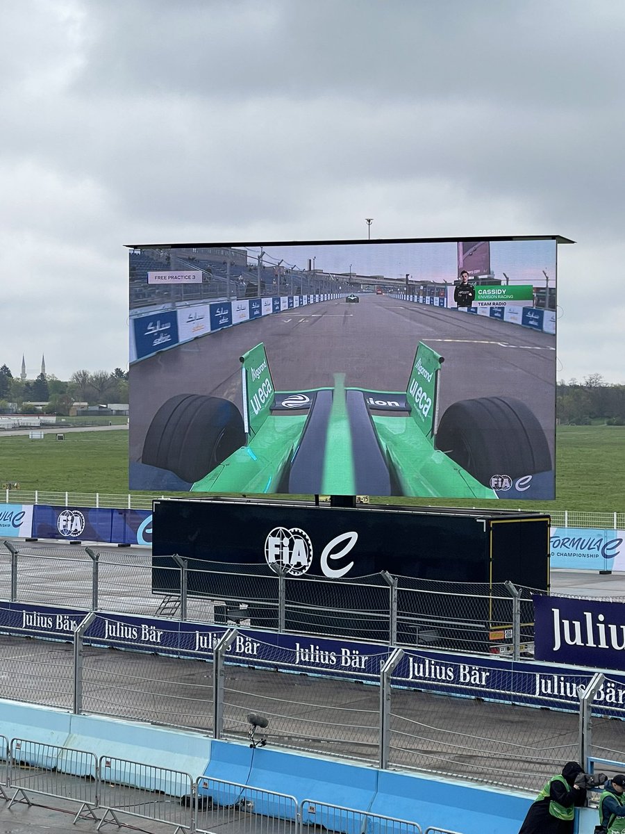 orchlon_e's tweet photo. Анх удаа Монголоос гаралтай компани Formula E-тэй хамтарч манай @urecaofficial-ийн цахилгаан уралдааны машин Берлиний уралдаанд түрүүллээ! 🏆 🥇 🎉 https://t.co/oeJiqTgoB6