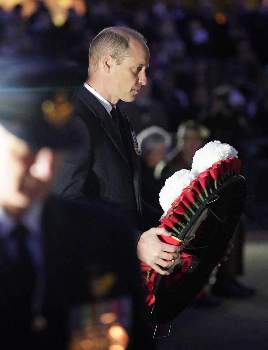 HRH The #PrinceofWales, laying a wreath at the ANZAC Day Dawn Service. Hyde Park Corner, London.
📷 PA #PrinceWilliam #ANZACDay