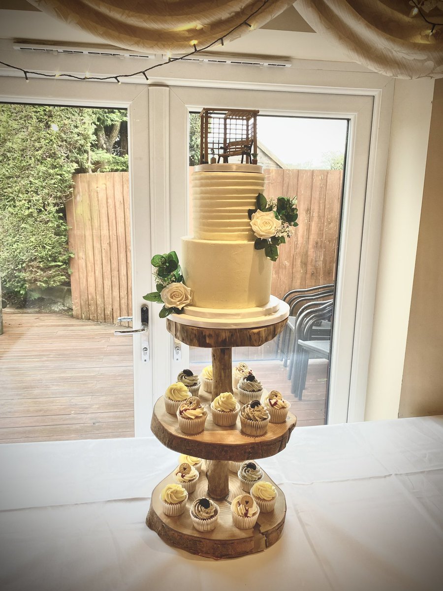 jo_mitche's tweet photo. This weekends wedding cake, handmade topper of the couples garden and vegan cupcakes … https://t.co/vOjbL5daoR