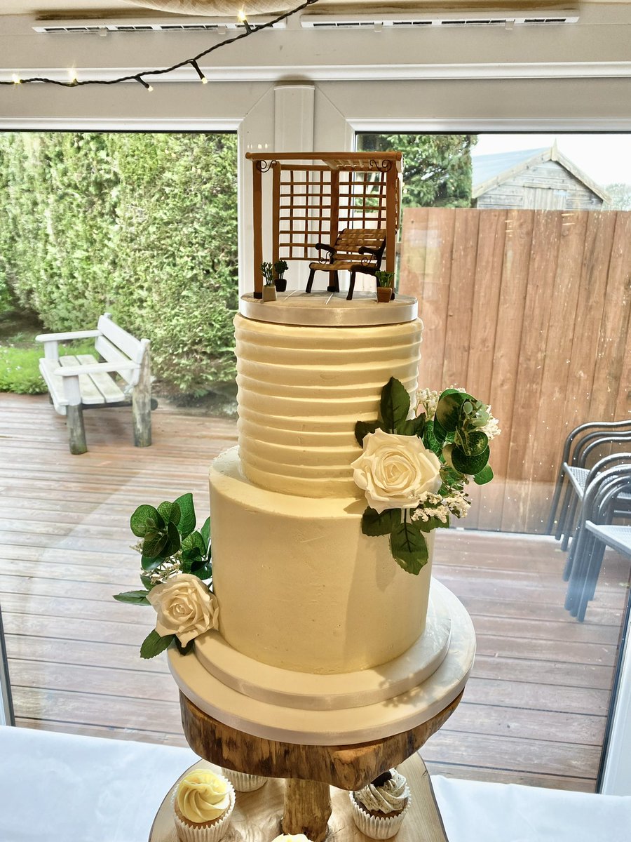 This weekends wedding cake, handmade topper of the couples garden and vegan cupcakes …