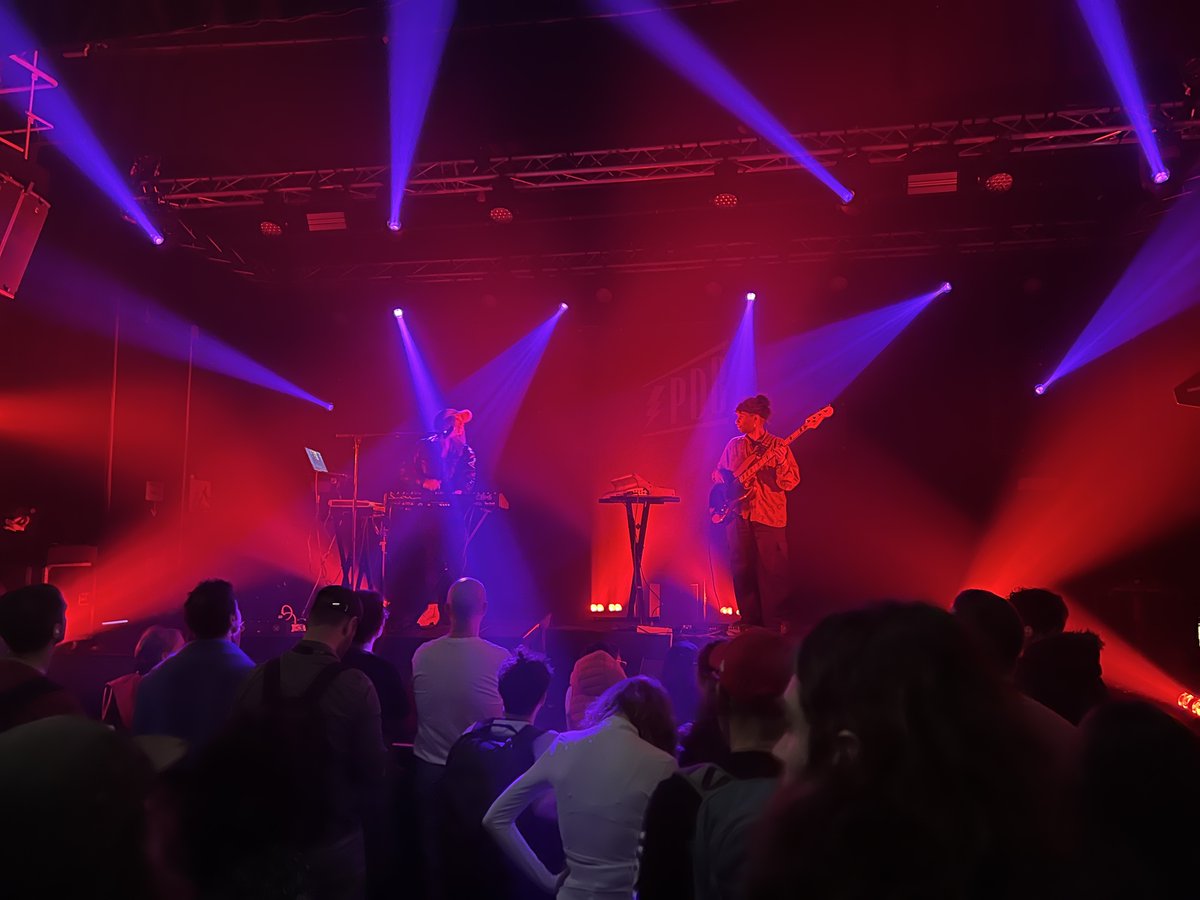 FondationCMA's tweet photo. Back to Bourges ! La scène musicale suisse a fait vibrer les festivaliers avec La Colère et Baby Volcano lors des Les iNOUïS du Printemps de Bourges et du Le Printemps de Bourges. Félicitations pour leurs performances survoltées 🔥🔥🔥 #musique #festival #Bourges https://t.co/D6IyOEL79y