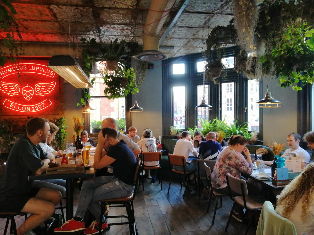 shibi1999's tweet photo. Heya! @CompleatQuiz is on at @BrewDog7Dials! Join me as I host a fun trivia night, from 7 pm onwards - tonight we have music and history. To all @AvanFataQuiz fans, he’ll return soon! Book. Your. Table. https://t.co/fVQqYs7fsg