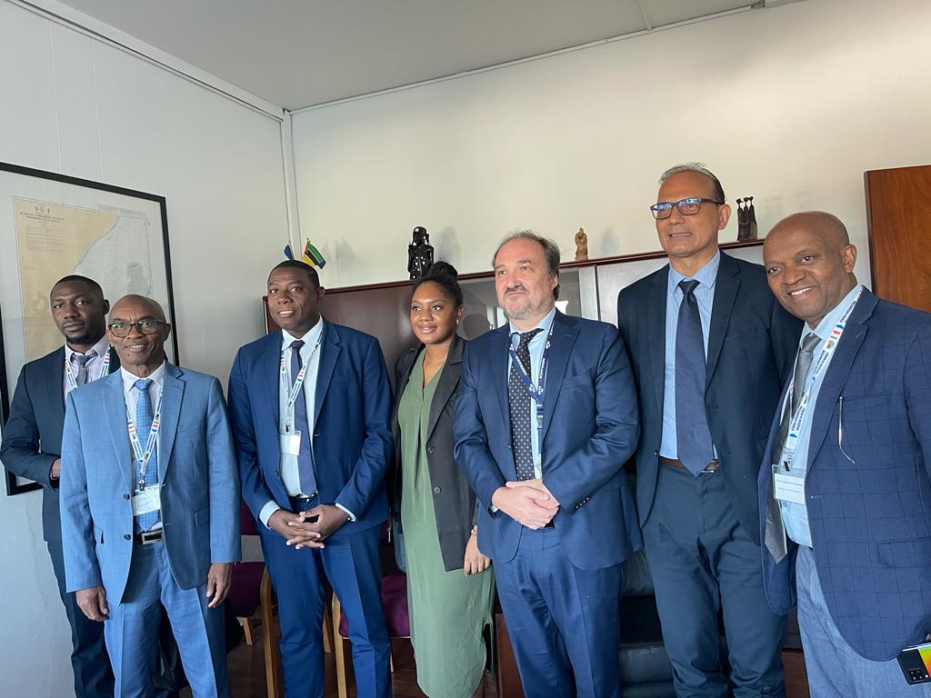 AdimMayotte's tweet photo. #BusinessForum 🤝
Ce lundi 24-mardi 25 avril 2023, a eu lieu un business forum au Mozambique dans la capitale Maputo. 
#OuiMayotte #Adim #CD976 #entreprise #entreprendre #Mozambique #coopérationinternationale #mayottealinternational #economie #investissement #mayotte https://t.co/dGgCWbdXOQ