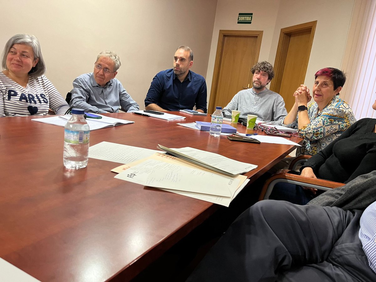 escolesFEP's tweet photo. #Aramateix reunió de l’Equip de Directores i Directors de les @escolesFEP @esglesiabcn per compartir la vida dels centres i projectar la recta final d’un nou curs de servei als nostres barris, a les nostres famílies i, sobretot, als nostres alumnes https://t.co/roMmbX4rVv