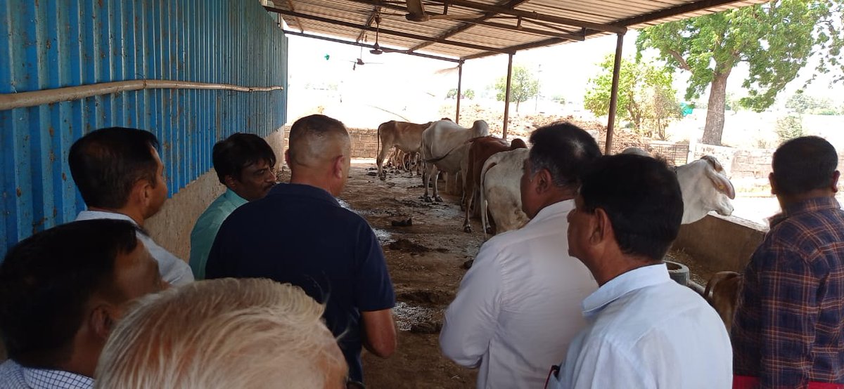 ગામ દીઠ ૭૫ ખેડૂતો પ્રાકૃતિક ખેતી અપનાવી તે માટે ઇડર તાલુકાના ચોરીવાડ ગામે પ્રાકૃતિક કૃષિ શિબિર યોજી ખેડૂતોને માર્ગદર્શિત કર્યા અને તેમના ફાર્મની મુલાકાત લીધી.
<a href="/CMOGuj/">CMO Gujarat</a> <a href="/GujPRHDept/">Panchayat, Rural Housing & Rural Dev. Department</a> <a href="/GujAgriDept/">Gujarat Agriculture, Farmer Welfare & Co-op. Dept.</a> <a href="/AtmaSabarkantha/">ATMA Sabarkantha</a> <a href="/ATMAGUJARAT/">ATMA</a> <a href="/InfoSabarGog/">Info Sabarkantha GoG</a> <a href="/InfoGujarat/">Gujarat Information</a>