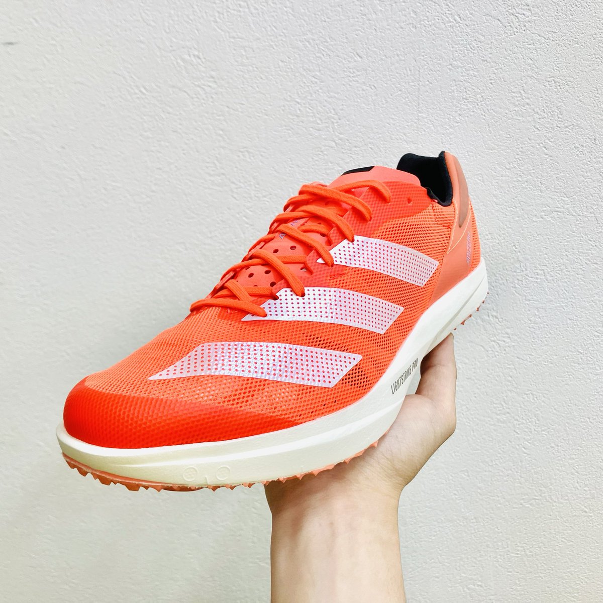 steptachikawa's tweet photo. #adidas
ADIZERO AVANTI TYO

中・長距離専用スパイク👟✨

5000mや10000mの選手にオススメ☝🏻

初めてのスパイクで800mや1500mなど中距離の方にも🙆🏻
足の負担をかけないクッション材を使用しているので、スパイクに不安がある方は是非お試しください🤲🏻

 #スパイク #長距離 #トラック https://t.co/rEnAQmJ1iq