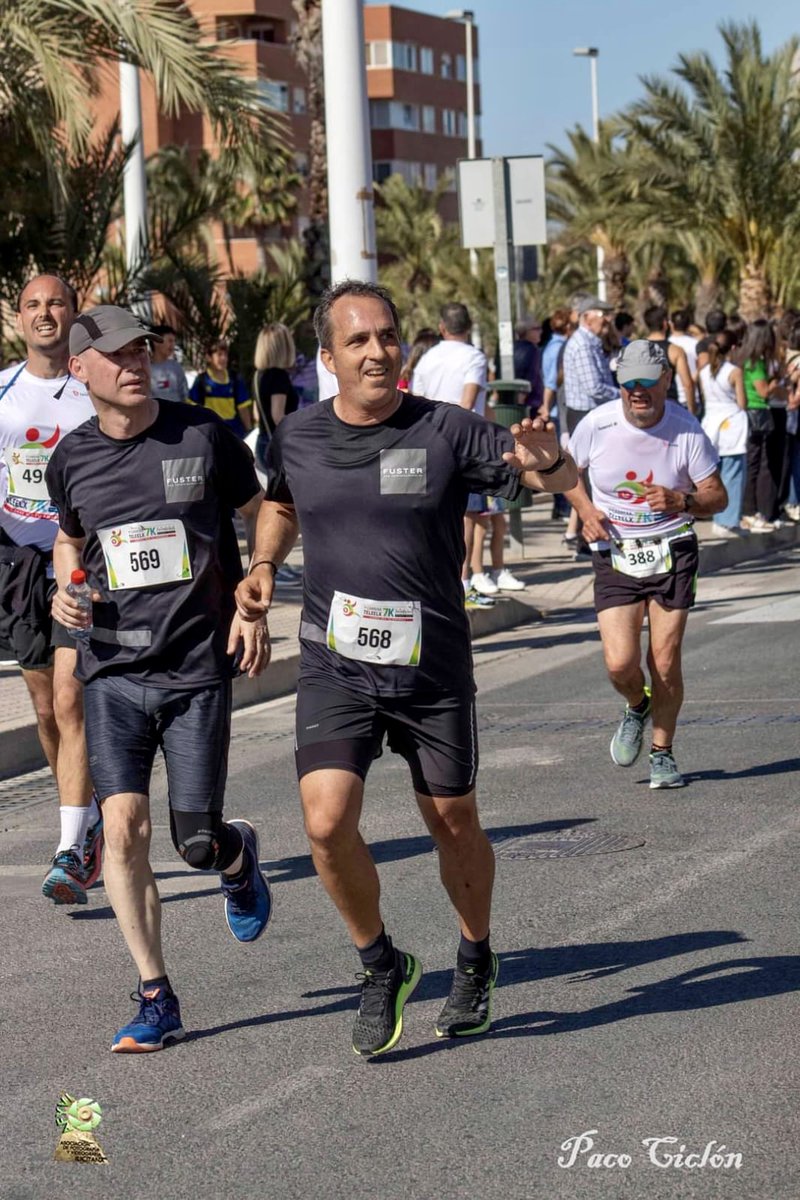 FUSTERarq's tweet photo. El pasado domingo participamos en la 1ª #Carrera #TeleElx 7K Grupo Paredes Automoción – Corre Por Tu #Empresa. 
Estamos muy orgullosos de nuestros compañeros por participar en esta carrera solidaria a favor de la Asociación Conciénciate.
¡Felicitaciones a TeleElx ! 👏🏼
#Elche https://t.co/8hcB11v79o