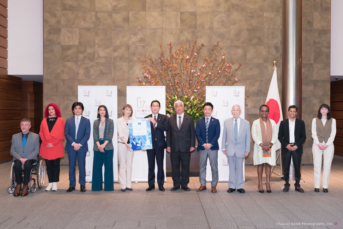 SDGs_Japan's tweet photo. G7広島サミットに向け、「Civil 7 (C7) 政策提言書」を岸田文雄総理に手渡しました。また、G7で議論される各分野について市民の声を届けるために「C7サミット」を開催し、72か国700名以上の市民社会団体の参加者と共に議論を深めました。
詳細👉https://t.co/AlaPES3thg
#C7Summit #civil7 #SDGs https://t.co/nf1XxeHGFX